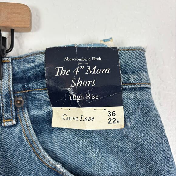 Abercrombie & Fitch Curve Love High Rise 4" Mom Short NWT Size 36/22 - Picture 4 of 5